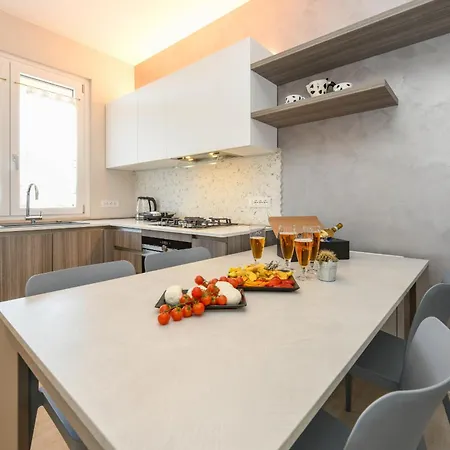 Desenzanoloft Official Partner Marriott Homes & - H2o Inside With 3 Pools Vakantiehuis Desenzano del Garda